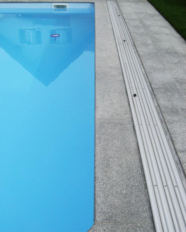 Granit Poolumrandung im Farbton grau - Beispielbild